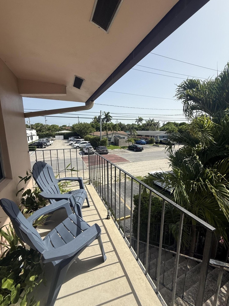 2017 Ne 18th Street - Photo 12