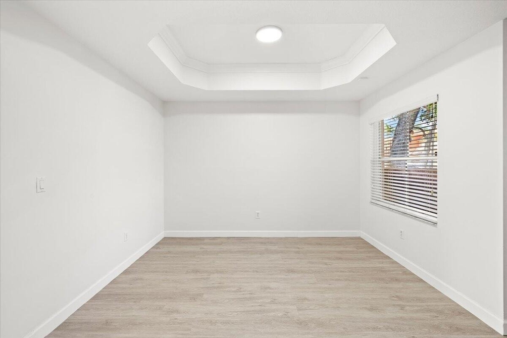 4962 Leeward Lane - Photo 5