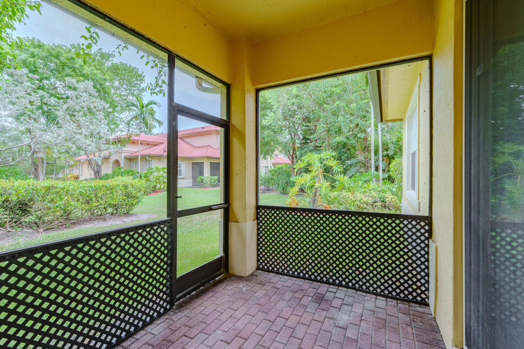 5733 Nw 119th Drive - Photo 17