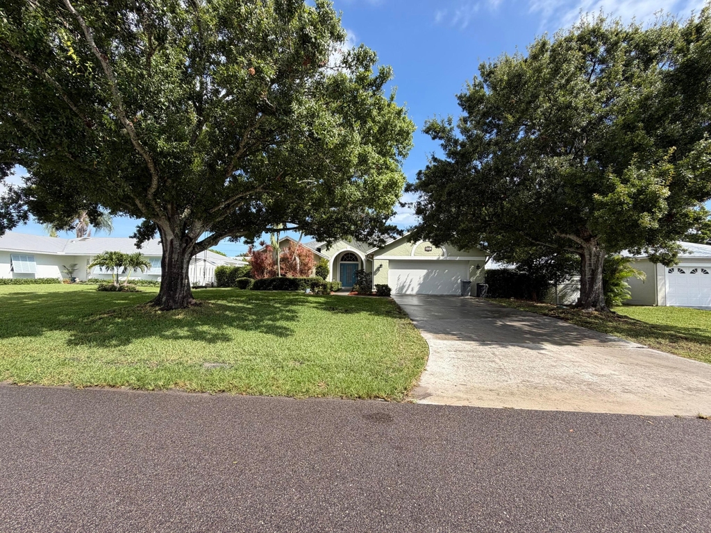 8081 Se Helen Terrace - Photo 0