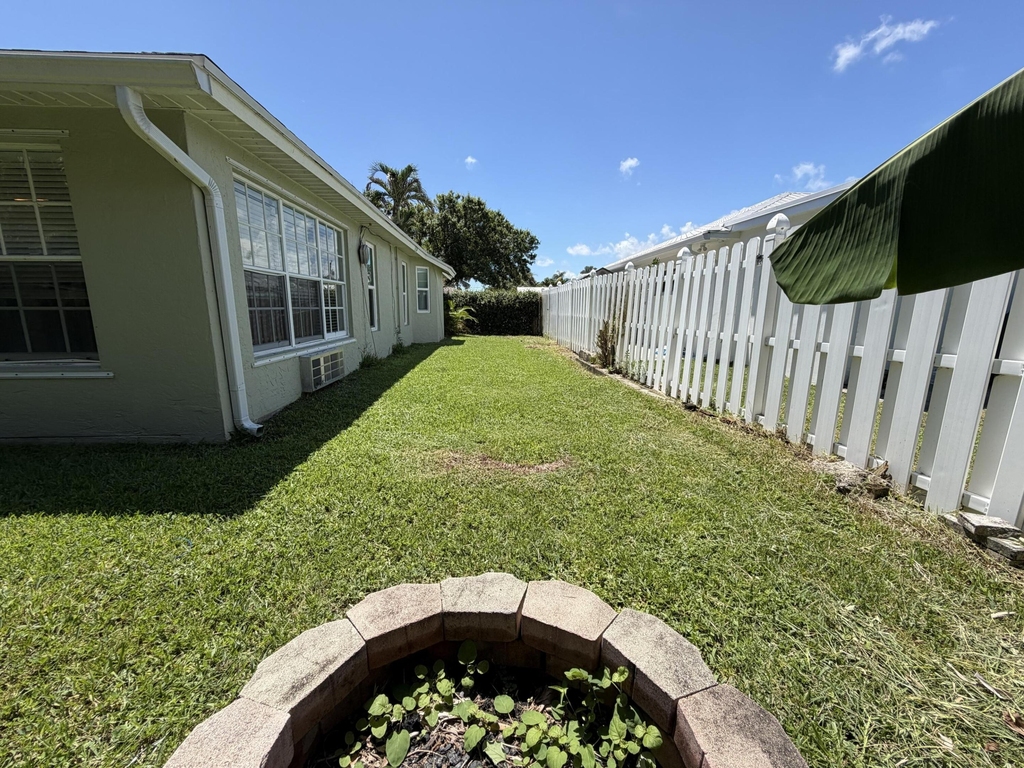 8081 Se Helen Terrace - Photo 32