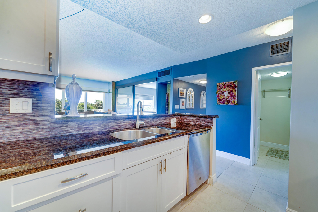 2500 E Las Olas Boulevard - Photo 2