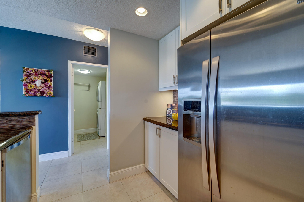 2500 E Las Olas Boulevard - Photo 3
