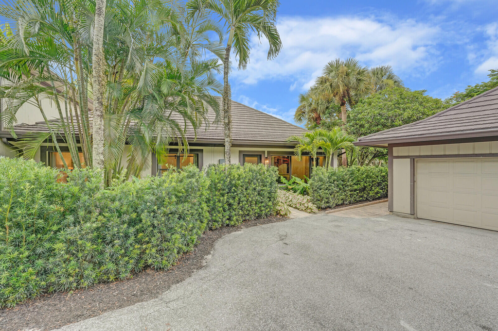 2735 Polo Island Drive - Photo 2