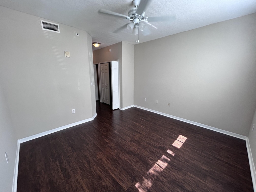 15115 Michelangelo Boulevard - Photo 15