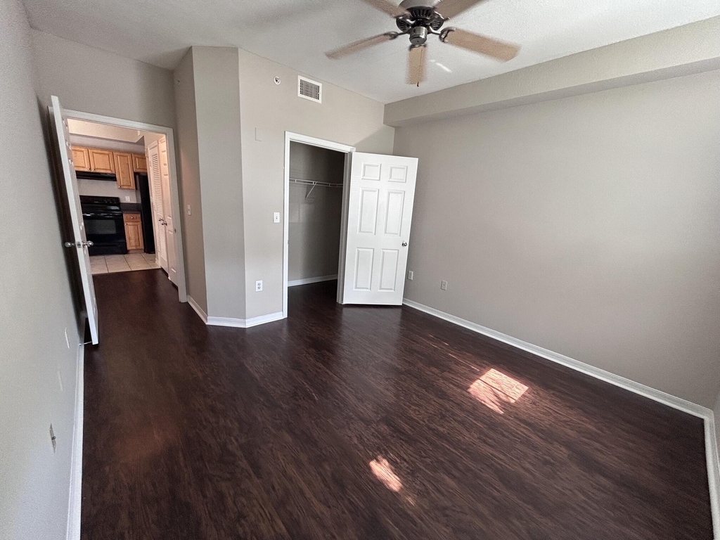 15115 Michelangelo Boulevard - Photo 10