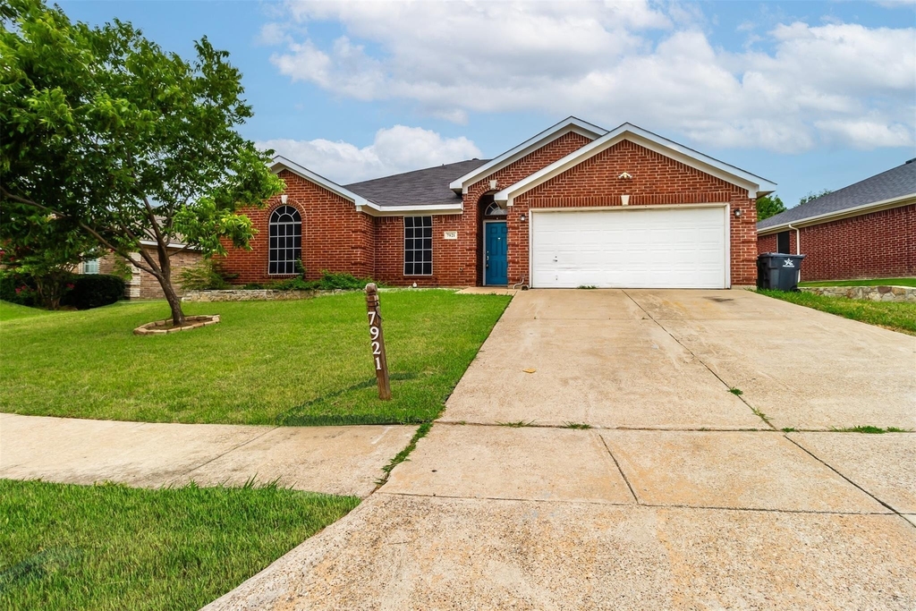7921 Rattlers Court - Photo 0
