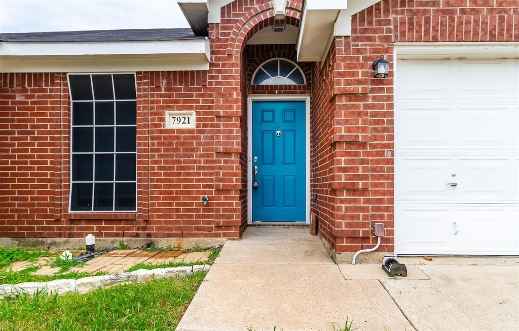 7921 Rattlers Court - Photo 2