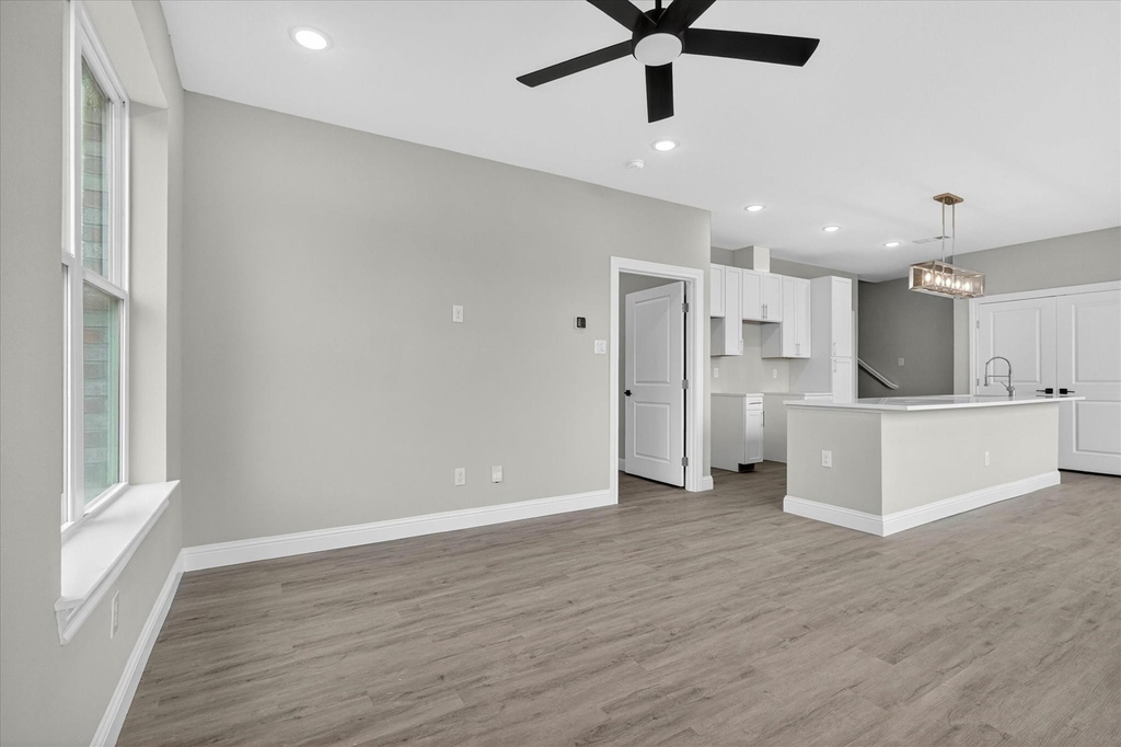 808 Premier - Photo 6