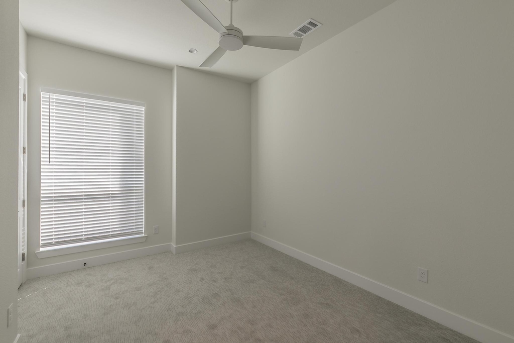 682 W Main Street - Photo 16