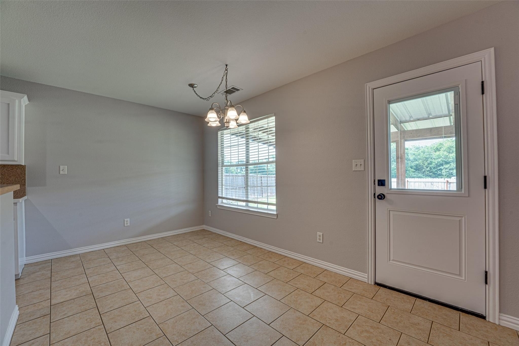 2206 Kaitlyn Circle - Photo 7