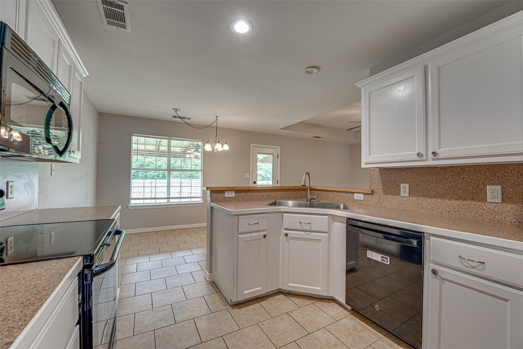 2206 Kaitlyn Circle - Photo 6
