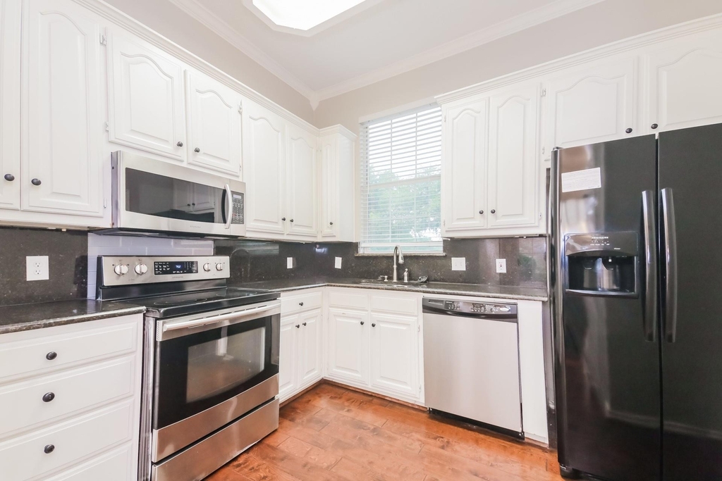 3152 Bourbon Street - Photo 6