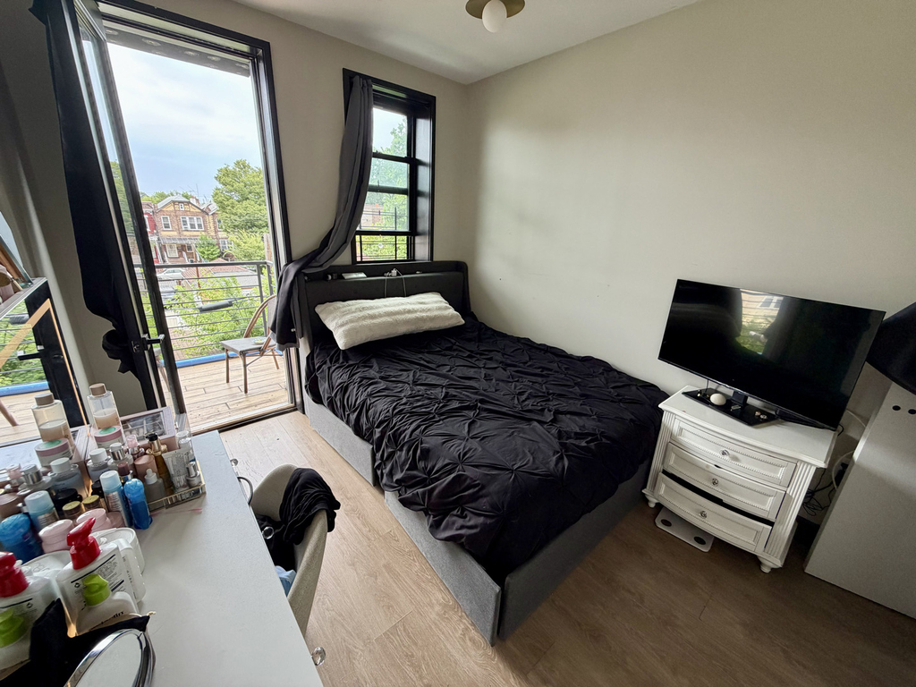 1667 Brooklyn Avenue - Photo 7