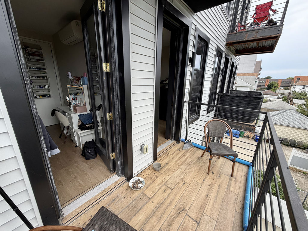 1667 Brooklyn Avenue - Photo 11