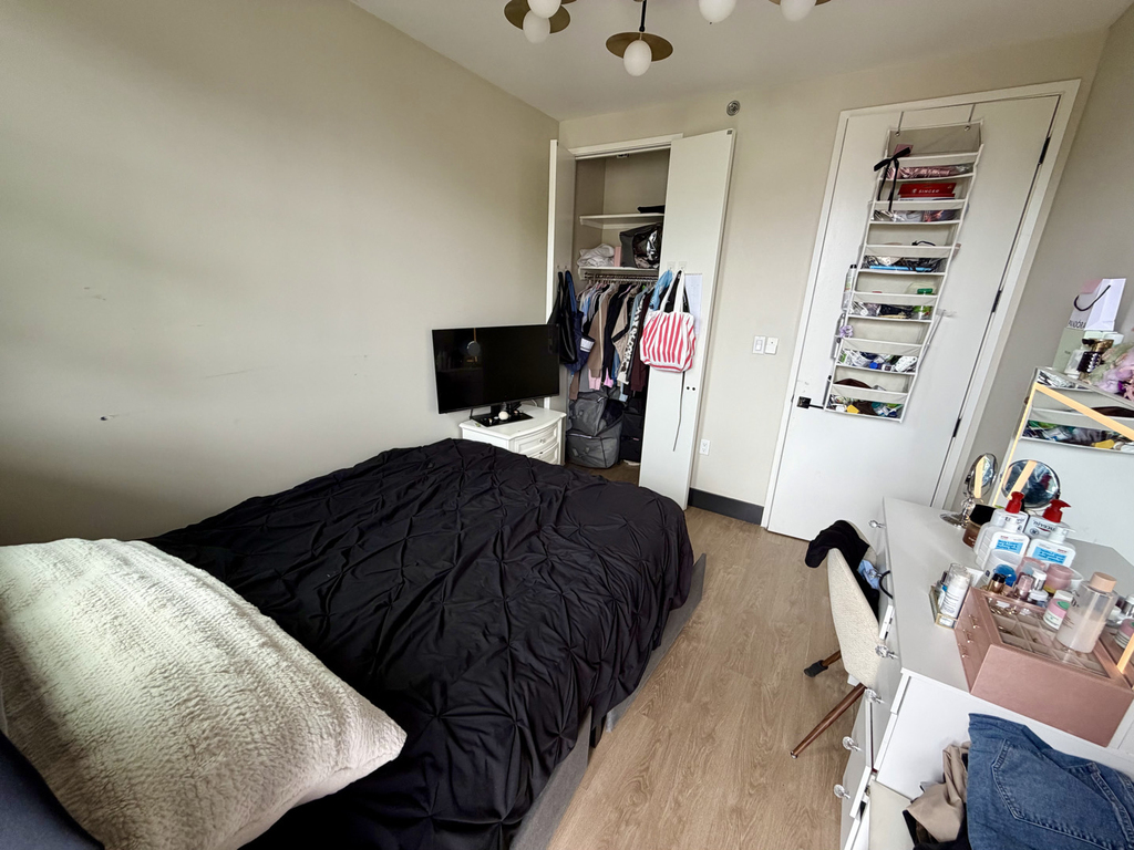 1667 Brooklyn Avenue - Photo 9