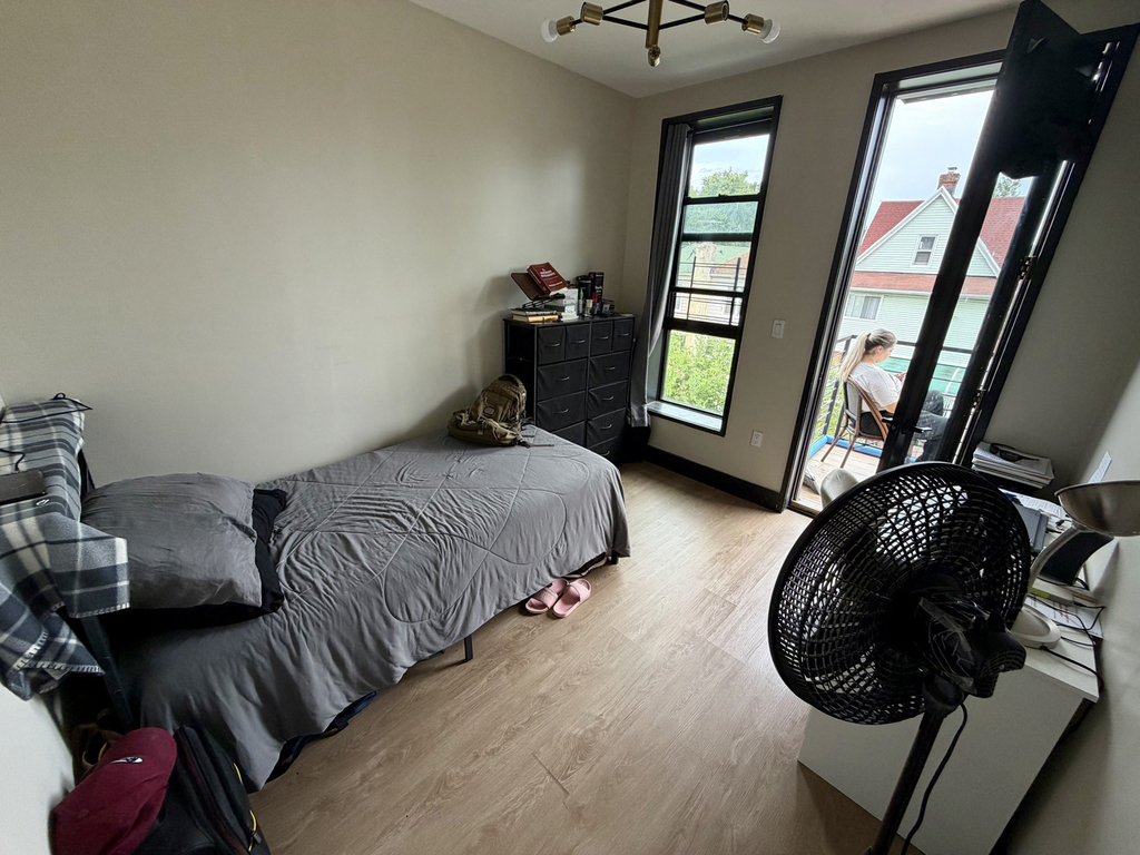 1667 Brooklyn Avenue - Photo 5