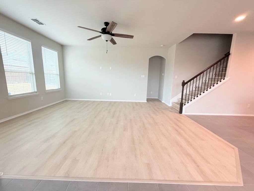 3018 Montrose Court - Photo 2