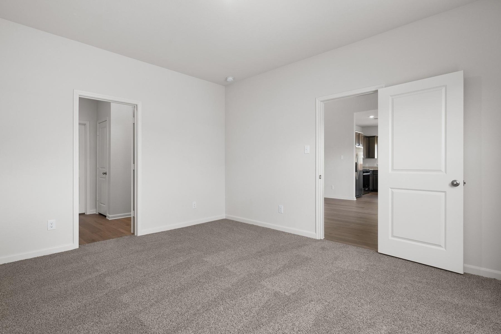 1609 Harvester Drive - Photo 9
