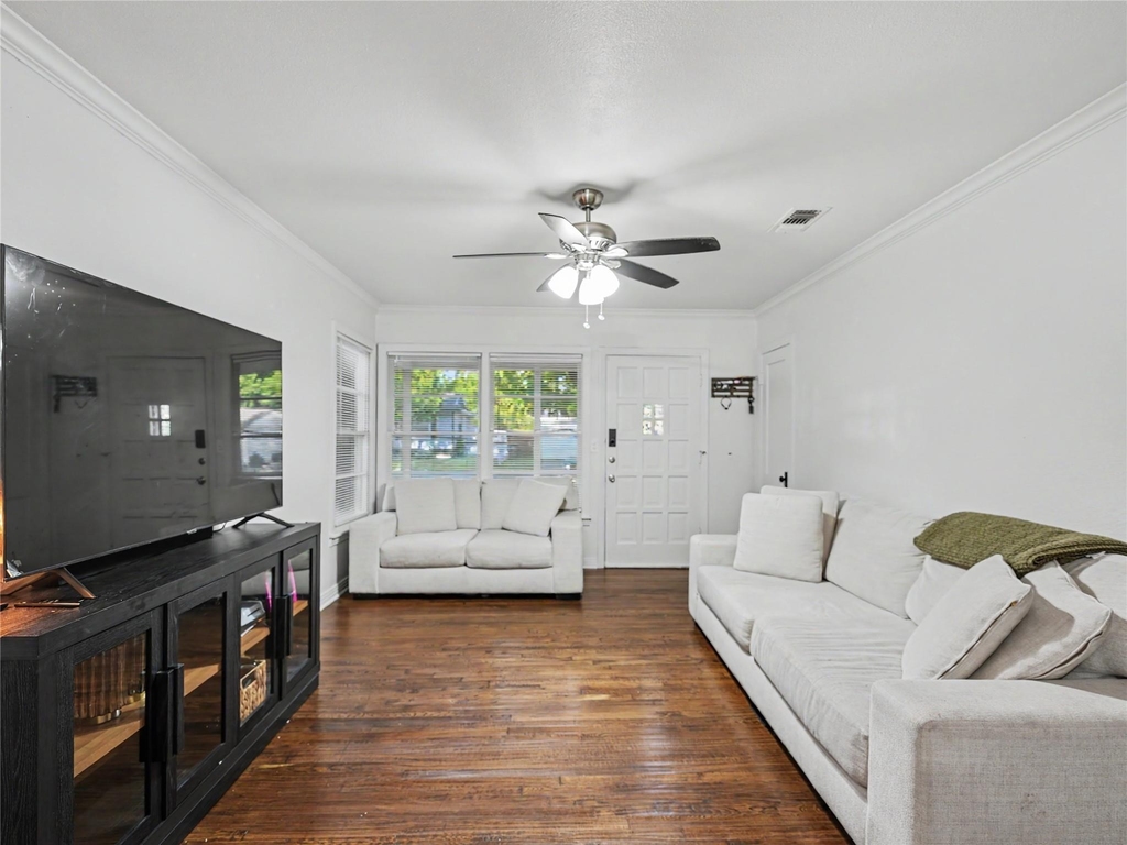 5008 Gilbert Drive - Photo 9