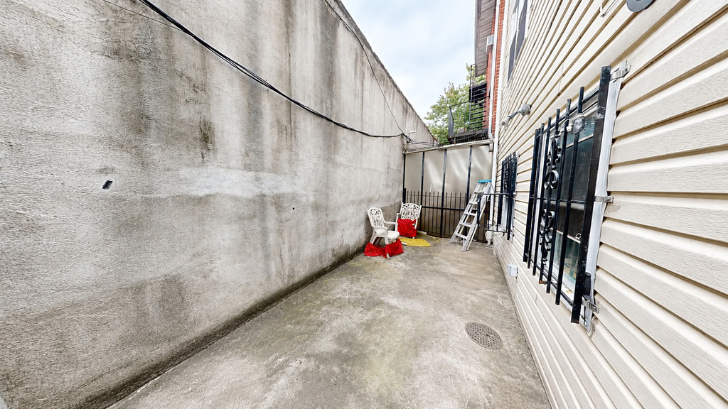 373 Kosciuszko Street - Photo 9