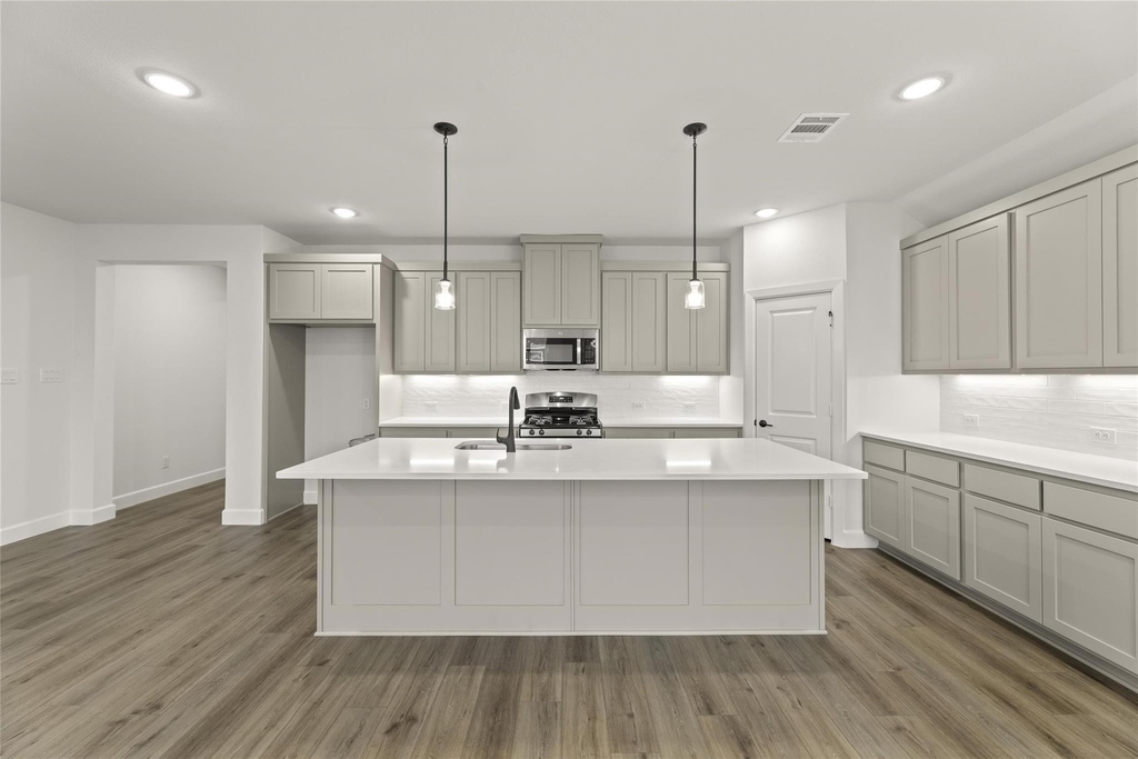 2828 Spring Side - Photo 2
