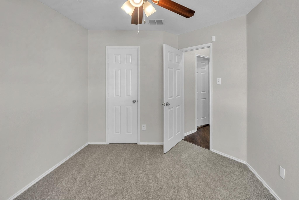 11829 Gold Creek Drive E - Photo 18