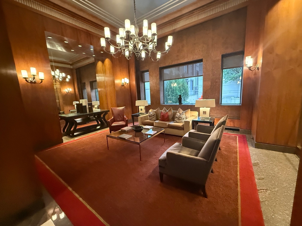 West 61st Street - Photo 11