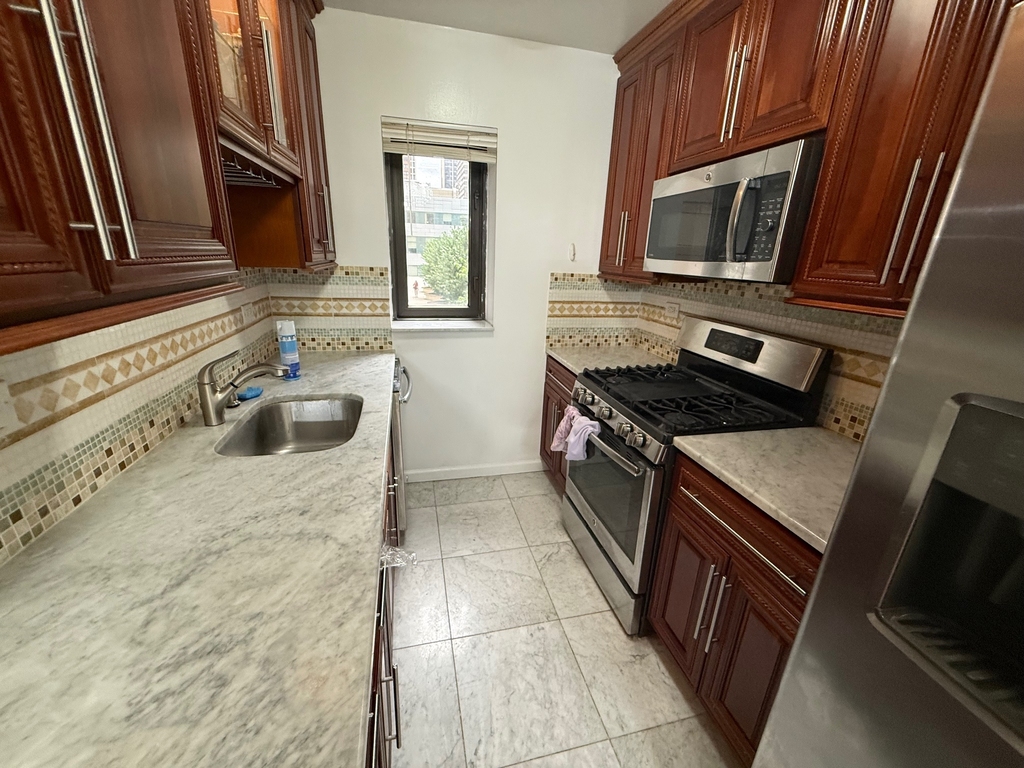 West 61st Street - Photo 1