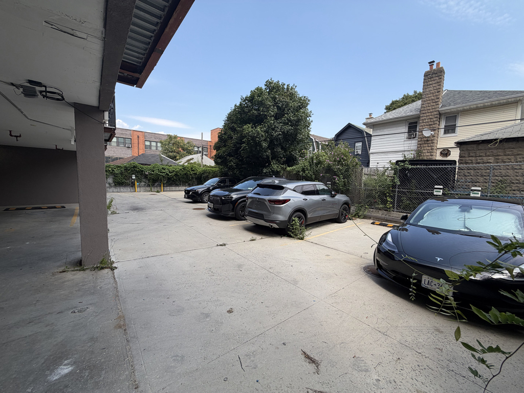 1613 Brooklyn Avenue - Photo 11