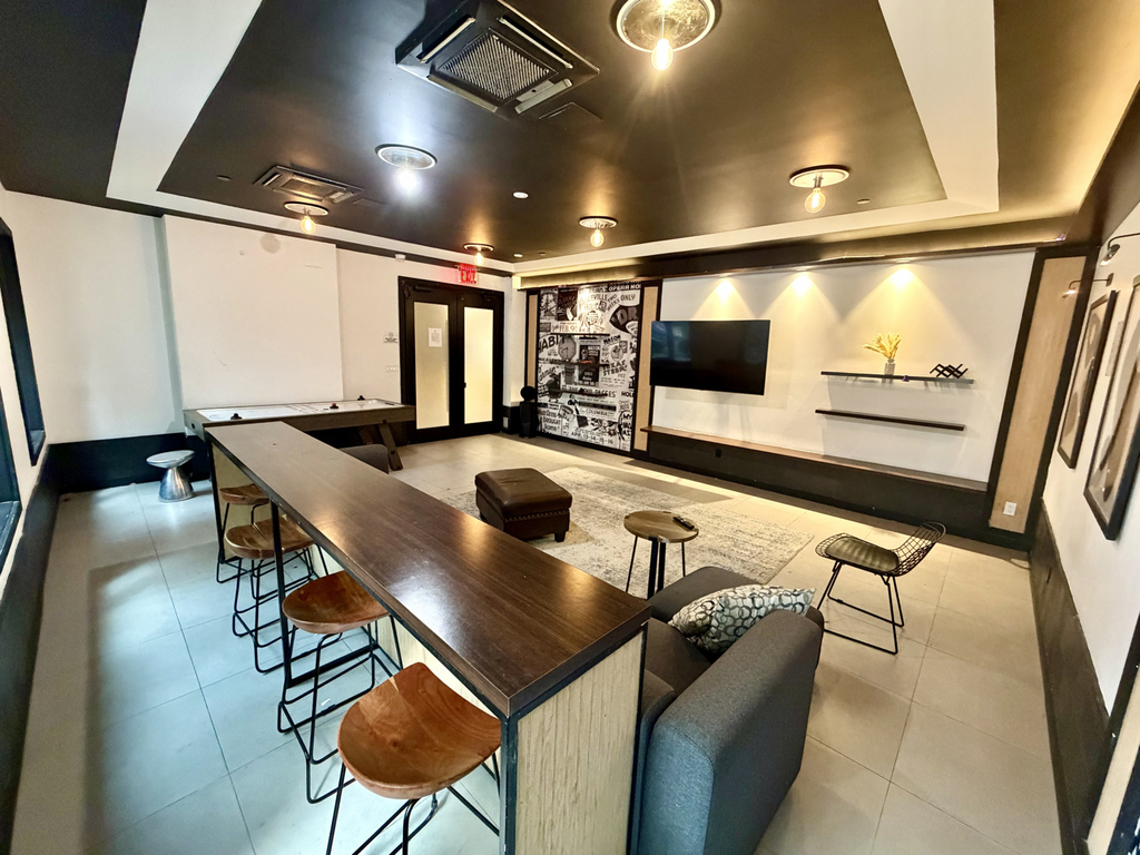 1613 Brooklyn Avenue - Photo 9