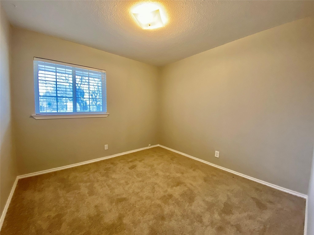828 Kingswood Avenue - Photo 4