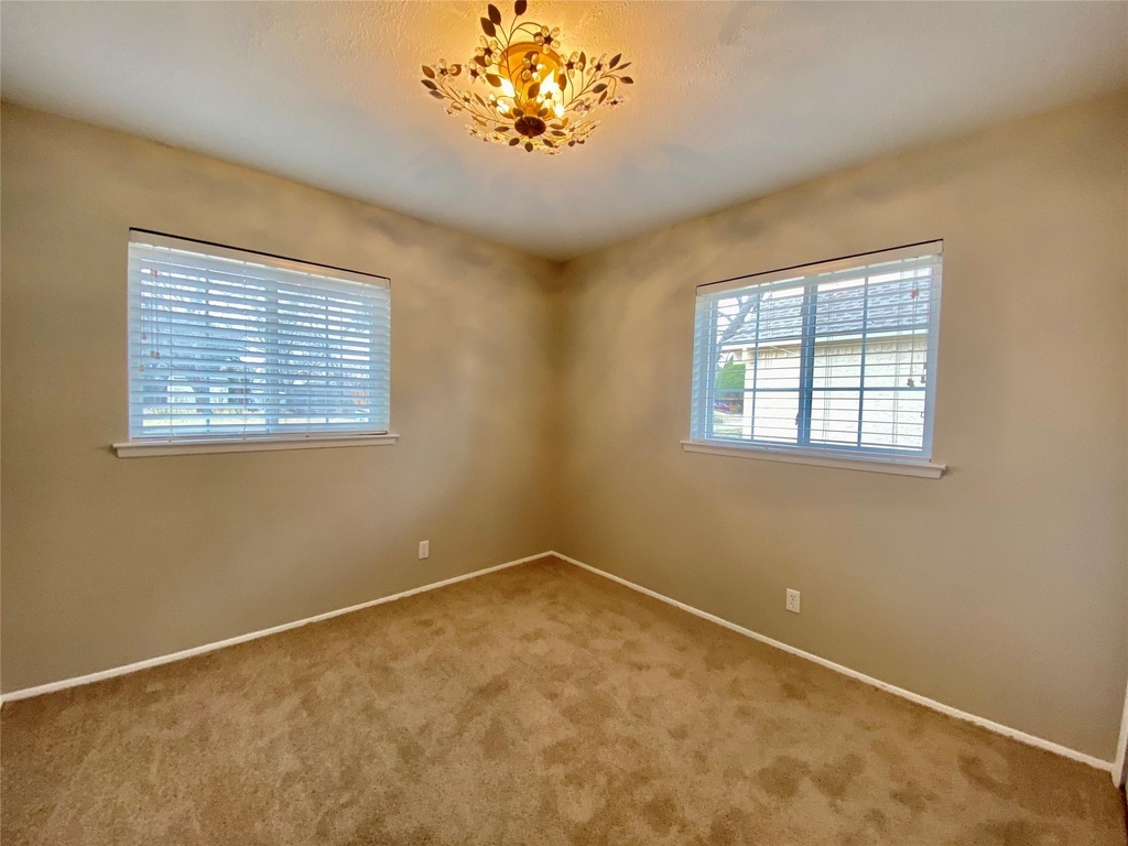 828 Kingswood Avenue - Photo 6