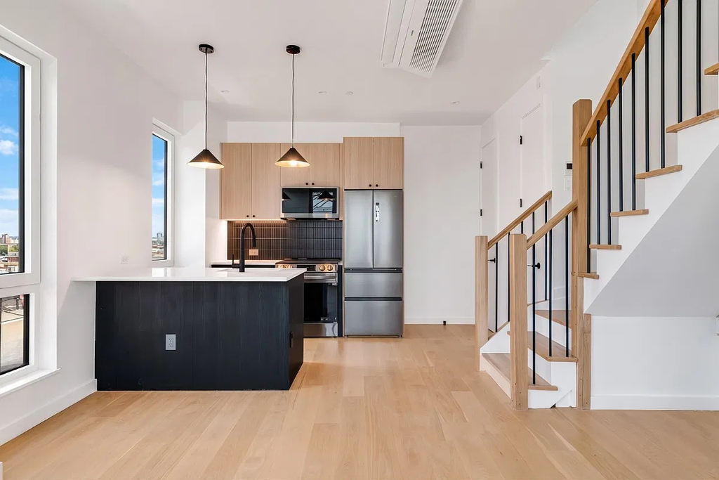 35th Avenue - Photo 1