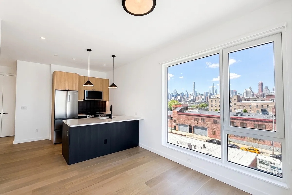 35th Avenue - Photo 10