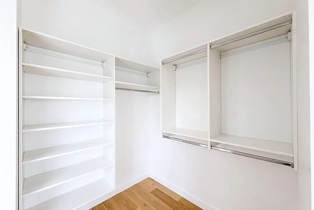 35th Avenue - Photo 3