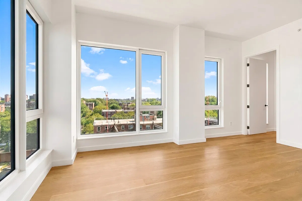 35th Avenue - Photo 9