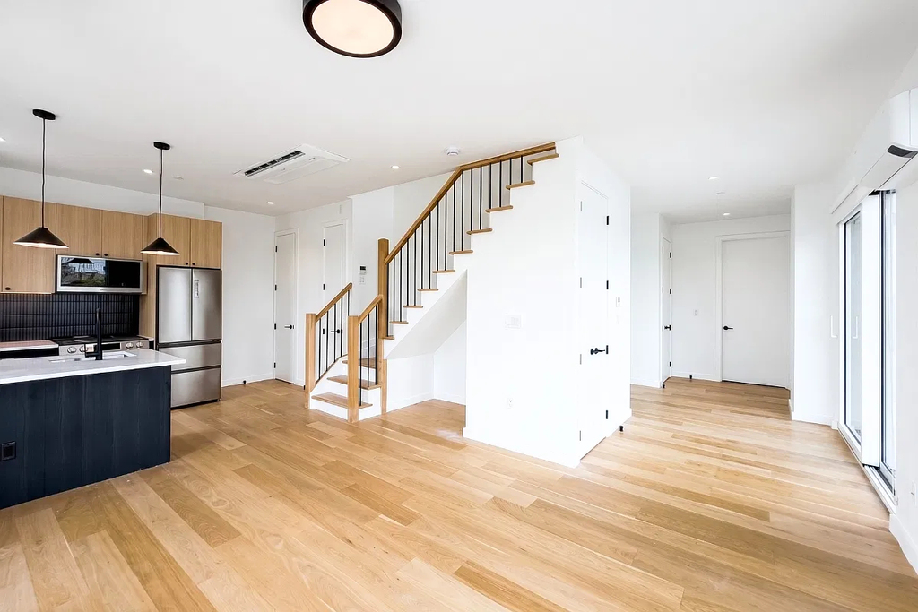 35th Avenue - Photo 8