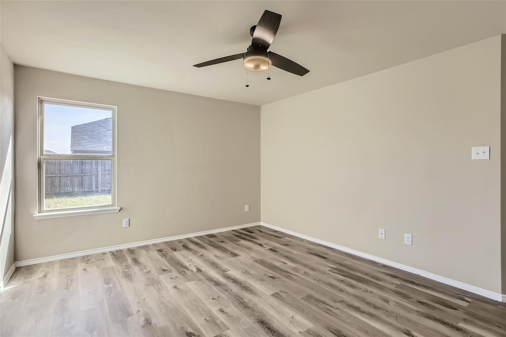 503 Hawthorn Drive - Photo 15
