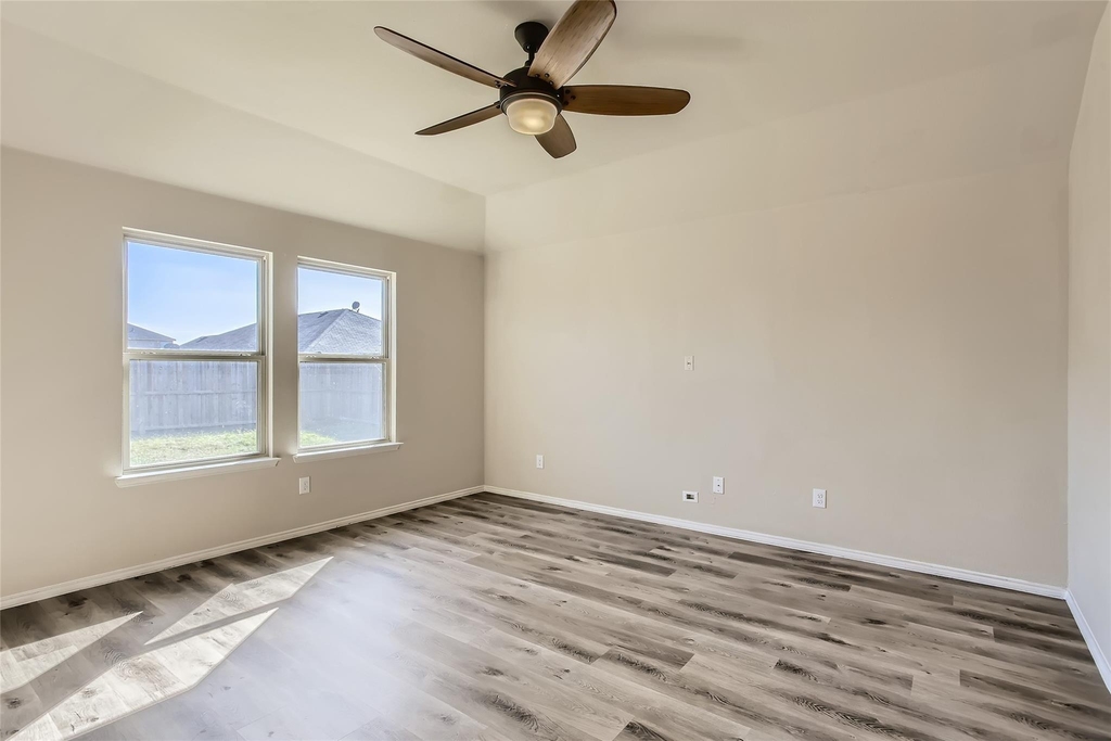 503 Hawthorn Drive - Photo 25