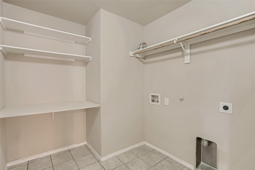 503 Hawthorn Drive - Photo 3