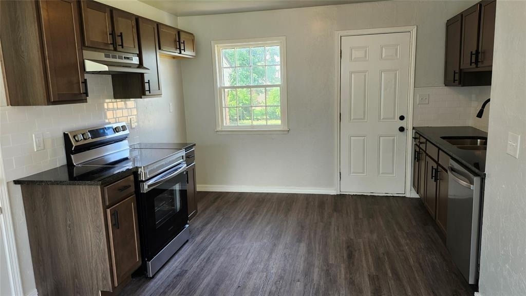 1833 Westchester Drive - Photo 2