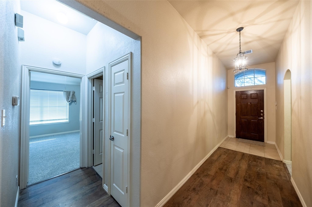 8100 Raven Court - Photo 5
