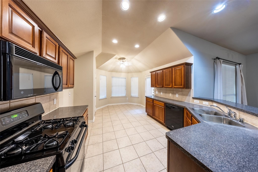 8100 Raven Court - Photo 13