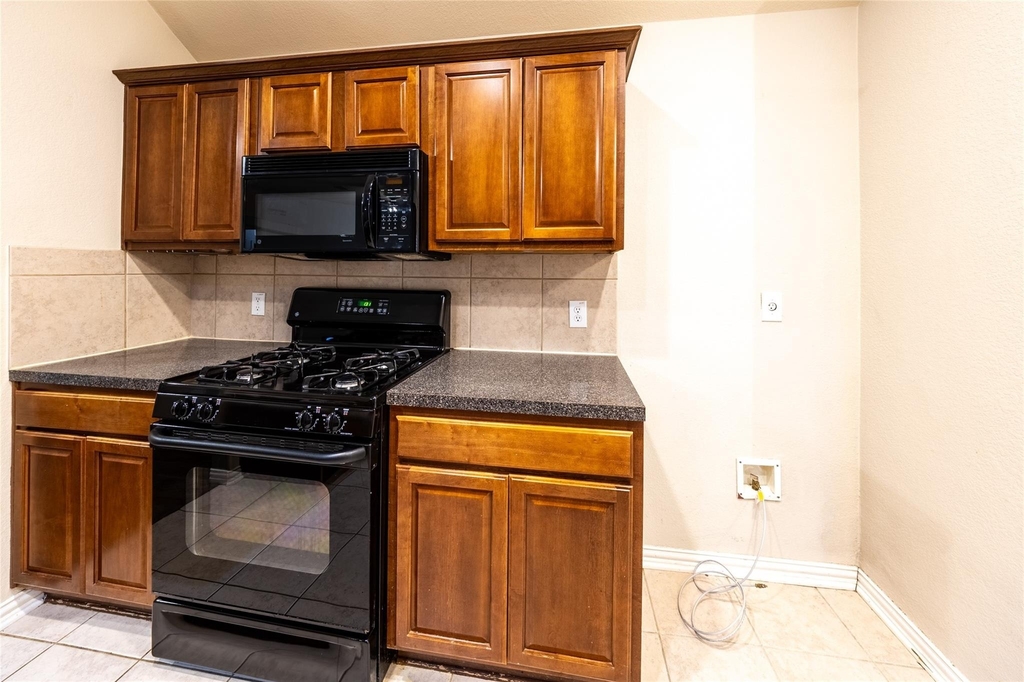 8100 Raven Court - Photo 14