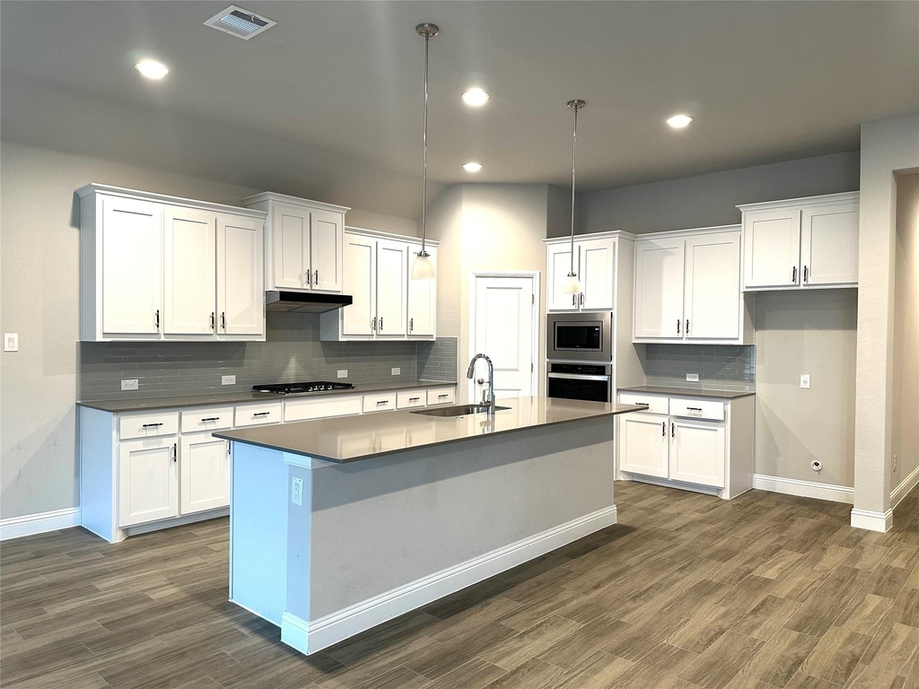 1008 Virginia Drive - Photo 3