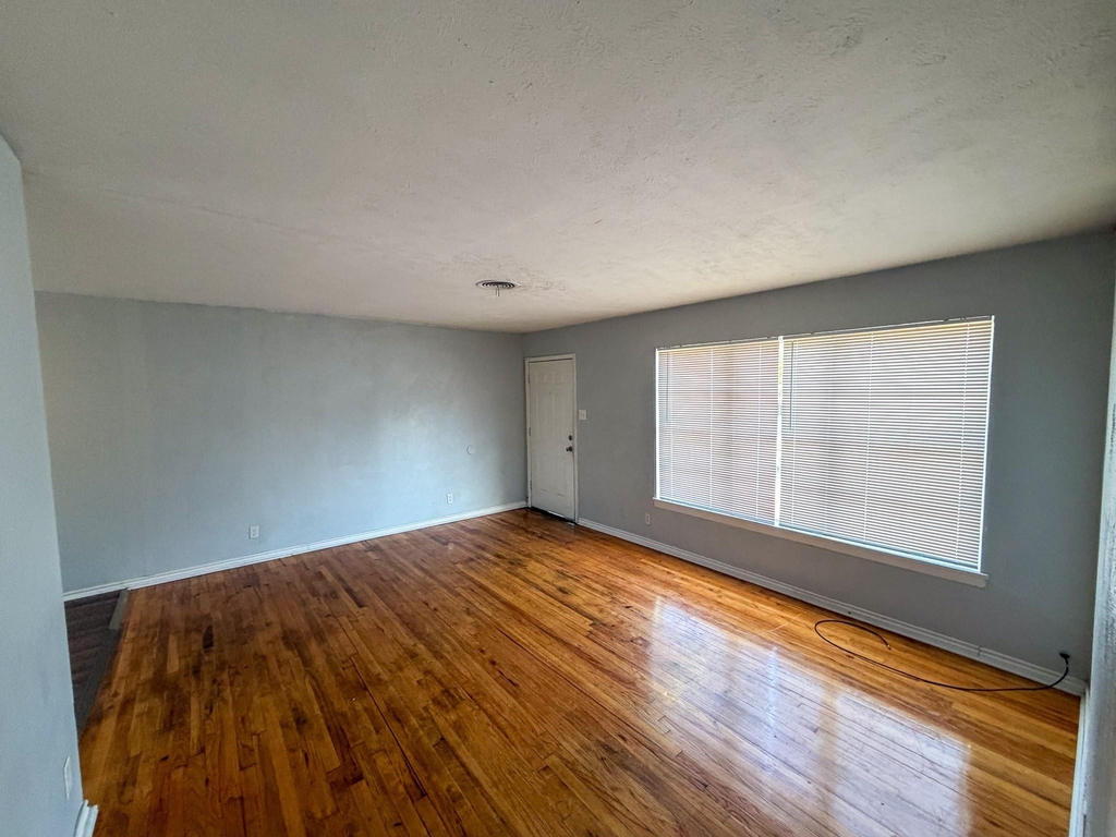 32 Twining Drive - Photo 0