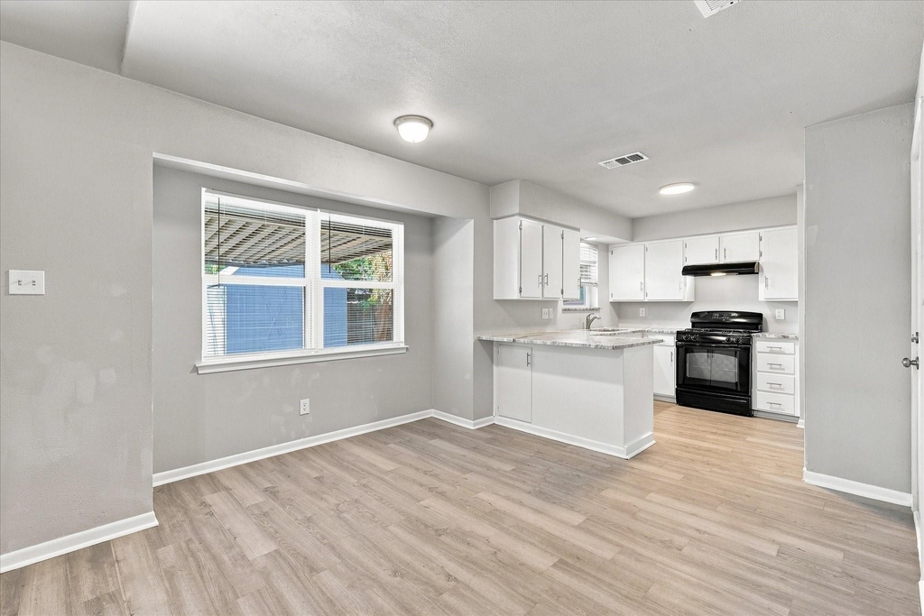 104 Stephen Drive - Photo 6