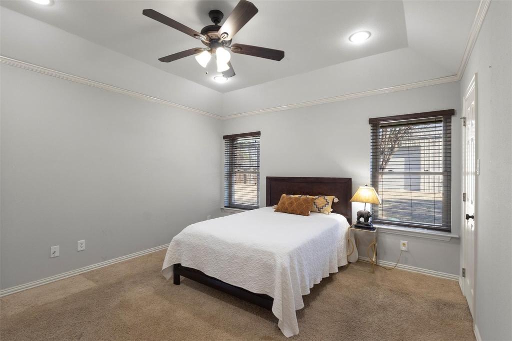 403 Carolota Street - Photo 14