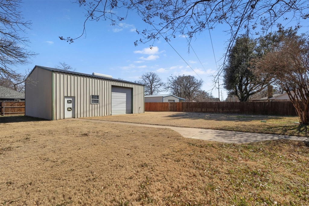 403 Carolota Street - Photo 28
